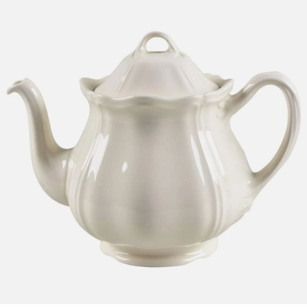 Wedgewood of Etruria & Barlaston - Made in England - Queens Shape Teapot